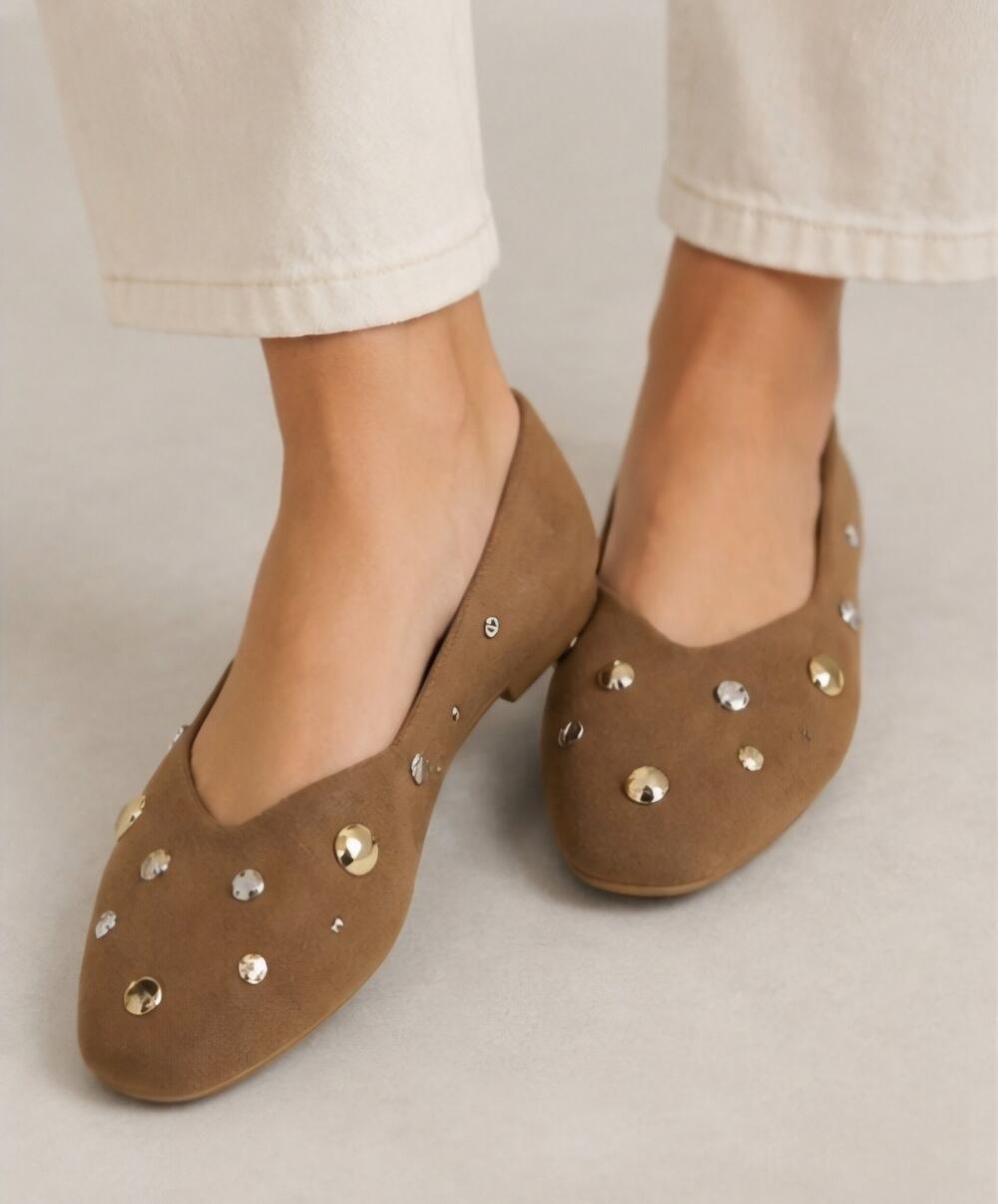 Ey. MSRP $35 NWT A NEW DAY SAMMIE STUDDED FLATS ♡SIZE 6.5 & 7♡